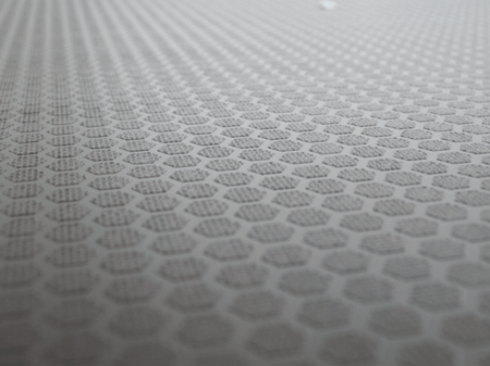 podlaha z laminované vodotěsné překližky o tloušťce 12 mm